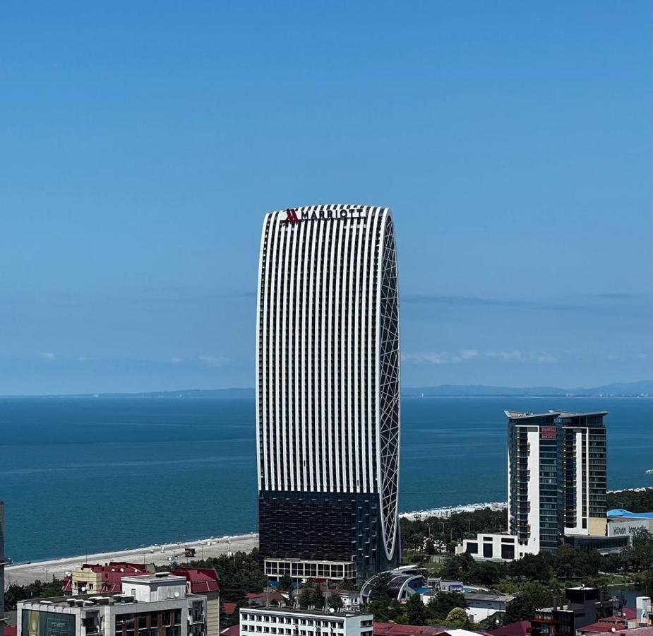 с шикарным видом и отдельной спальней Apartament Batumi
