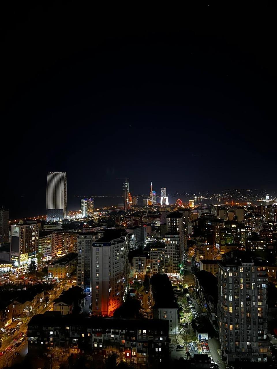 с шикарным видом и отдельной спальней Apartament Batumi