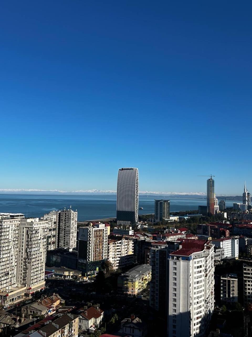 с шикарным видом и отдельной спальней Batumi