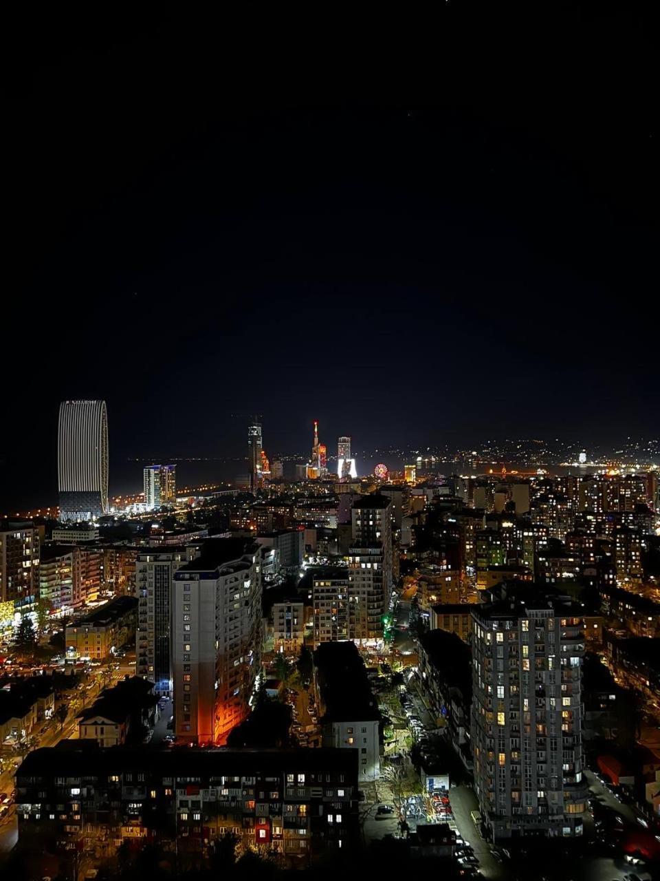 с шикарным видом и отдельной спальней * Batumi